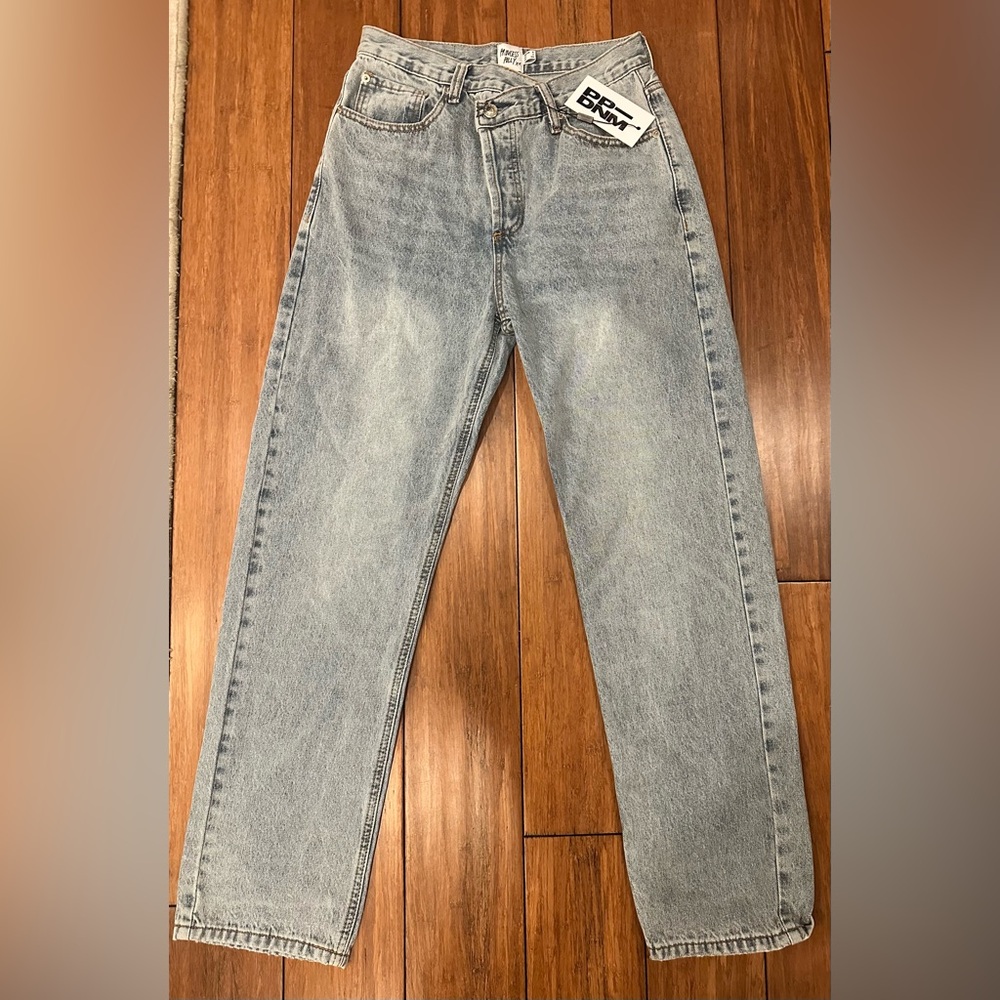 Princess Polly Holly Asymmetric Straight Leg Jean
US 4 / AU 8 Denim NWT